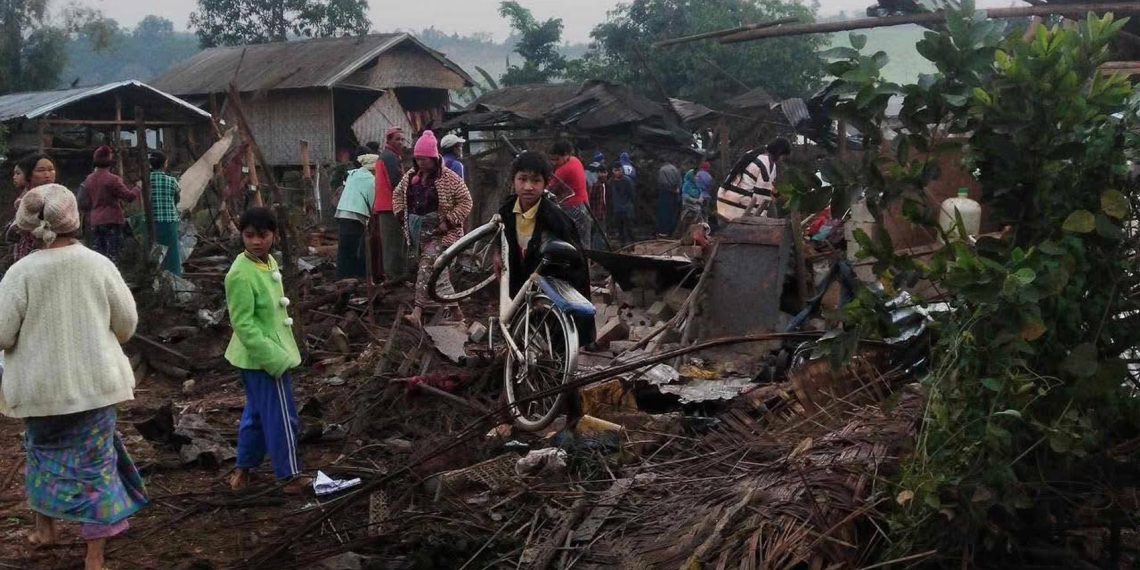 ဗန်းမော်၌ စစ်ရေးအထိနာ၍ ကျေးရွာများကို ပို ဗုံးကြဲ