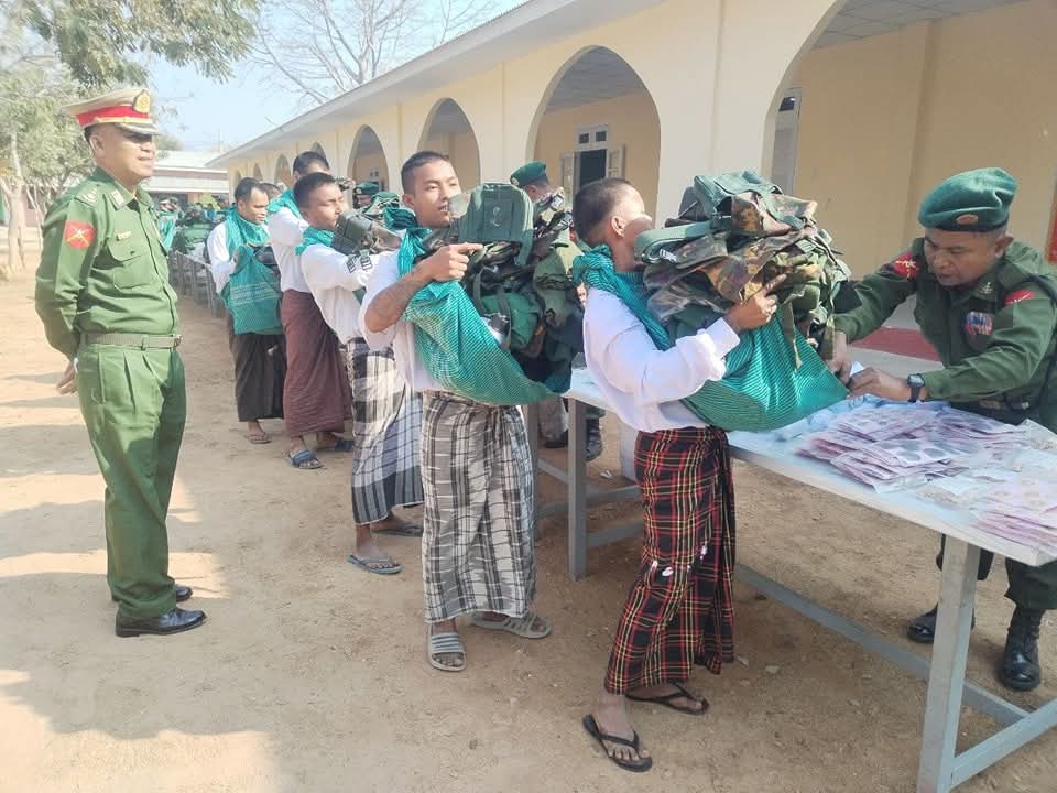 ပြည်သူ့စစ်မှုထမ်း အပါတ်စဥ် ၄ အတွက် အဓမ္မစုဆောင်းခံရသည့် ပုသိမ်မြို့နယ်မှ လူငယ်အချို့ တိုက်ပွဲတွင်သေဆုံး