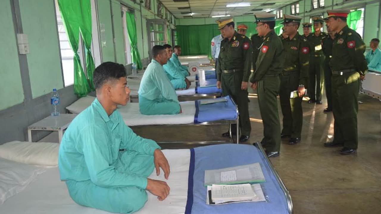 ရွှေတောင်စစ်ဆေးရုံတွင် ကုသ၍မနိုင်တော့သည့် စစ်ကောင်စီတပ်ဖွဲ့ဝင်များကို  မင်္ဂလာဒုံစစ်ဆေးရုံသို့ ပရဟိတကားများဖြင့် ပို့ခိုင်း