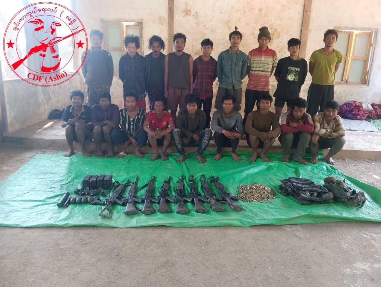 နတ်ရေကန်တိုက်ပွဲမှ ထွက်ပြေးလာသည့် စစ်ကောင်စီတပ်သား ၂၃ဦးလက်နက်များနှင့် ဖမ်းမိ