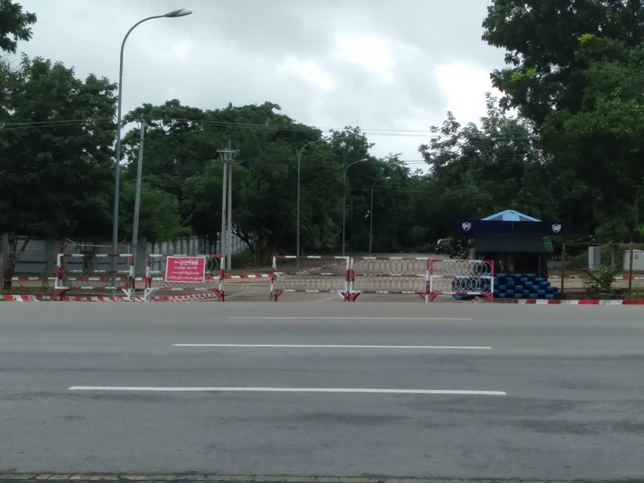 နေပြည်တော်တွင် ဧည့်စာရင်းအပါအဝင် အစစ်အဆေး တင်းကျပ်နေပြီး ဖမ်းဆီးခံရသူများလည်းရှိ