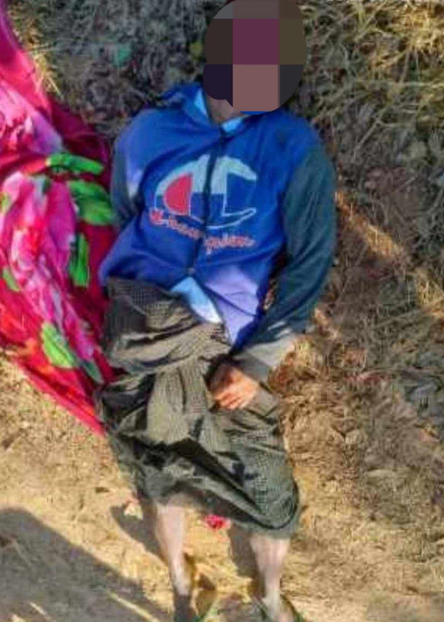 မျ-က်လုံးးးးကို နဲ့ ဖောက်ထု-တ်ပြီး ပ-စ်သ-တ်