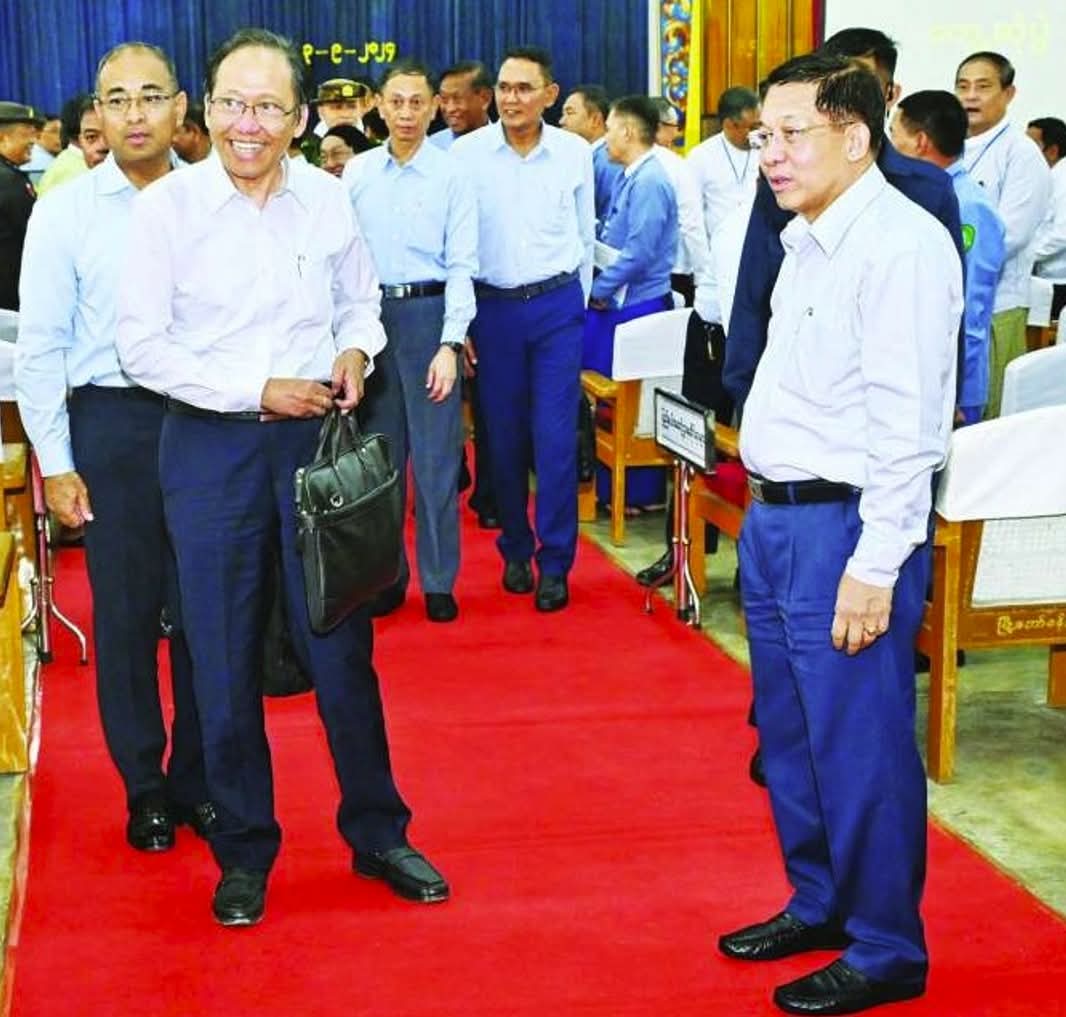 ​ခွီးတိုးပေါက်ကဝင်လာတဲ့ ဒေါက်ဒေါက်တို့အပေါ် စွပုရဲ့ အငြိုး