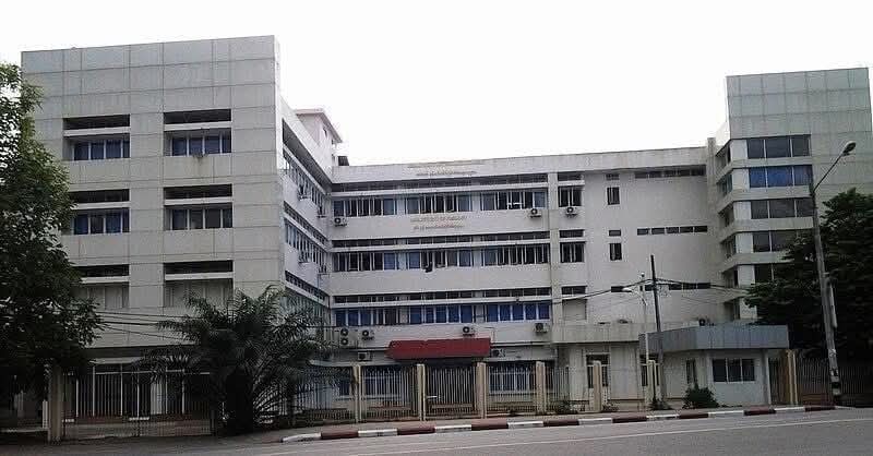 ရန်ကုန်ဆေးရုံကြီး ကုတင် ၅၀၀ ပြင်ပလူနာဌာနက ဆရာဝန်များရဲ့ အမှောင်ဖက်ခြမ်း