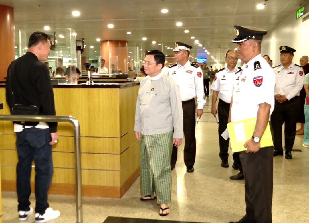 အခြေခံအလုပ်သမားများအားလုံး (အားလုံး) ပြည်ပထွက်ခွင့် ပိတ်ပြီ