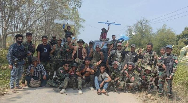 မှော်ဘီ ဝါးနက်ချောင်းကျေးရွာအုပ်ချုပ်ရေးမှူးရုံး ၄၀ မမဖြင့် ပစ်ခတ်ခံရ