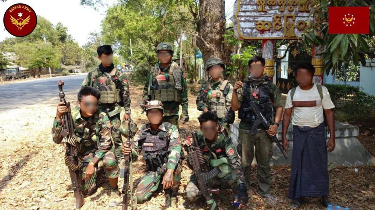 စလင်းမြို့နယ်တွင်  စစ်ကား ၁ စီးကို ကြားဖြတ်တိုက်ခိုက်မှု စစ်သား ၁ ဦးသေဆုံး