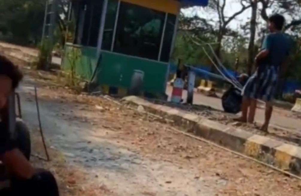 မြင်းခြံ ခမရ ၁၅ စစ်ဆေးရေးဂိတ်ကို ဝင်ရောက်တိုက်ခိုက်