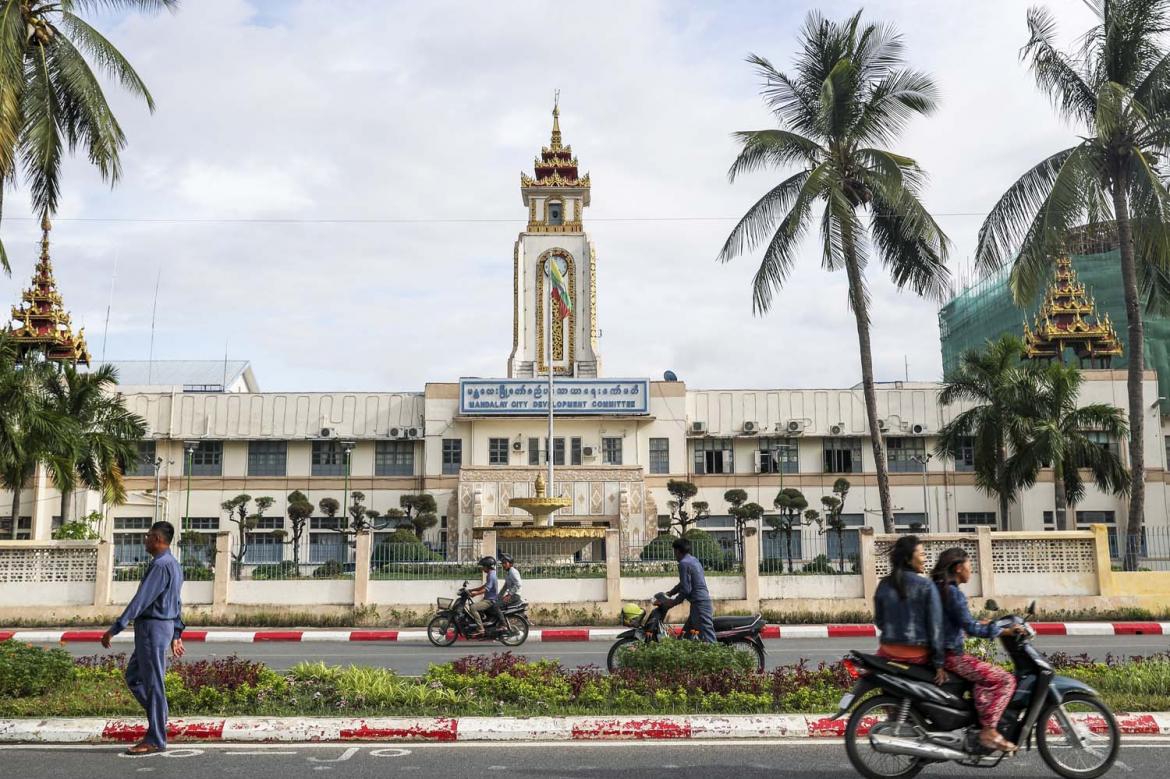 မန္တလေးတိုင်းမှုးနဲ့ဝန်ကြီးချုပ် ဘာလုပ်နေလဲ?