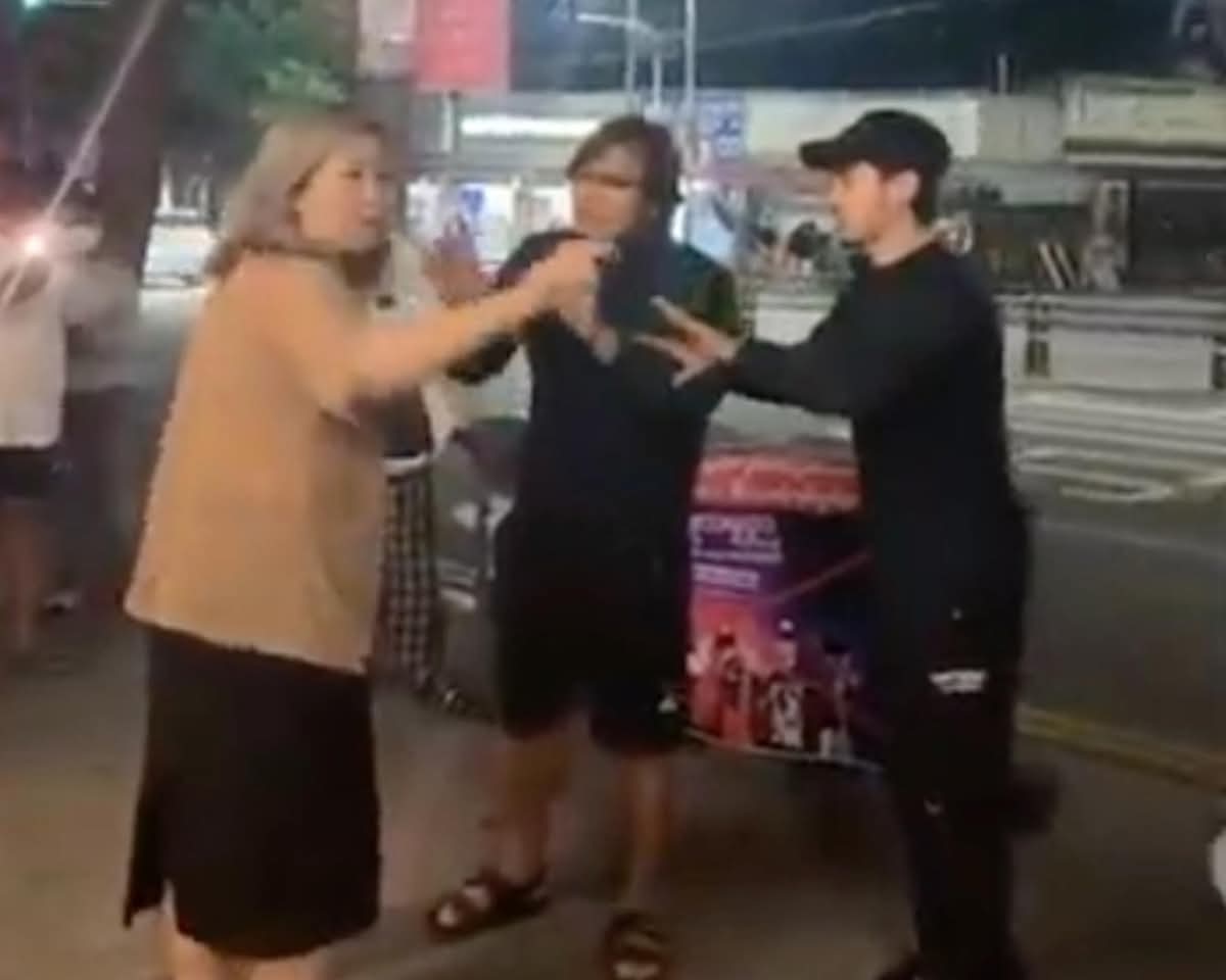 အဆိုတော်ပိုပိုအား ဆန္ဒပြသည့် တောင်ကိုရီးယားရောက်မြန်မာများနှင့် Bar လာရောက်သူအချို့ ခိုက်ရန်ဖြစ်ပွား