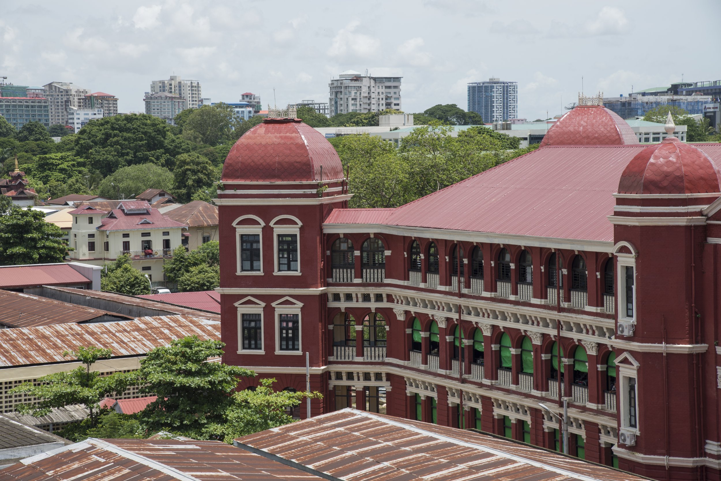 ရန်ကုန်ဆေးရုံကြီးအပါအဝင် ပြည်သူ့ဆေးရုံများတွင် ဝန်ထမ်းများ၏ ရိုင်းပြစွာဆက်ဆံမှုကြောင့် လူနာများအနေဖြင့် စိတ်ပိုင်းဆိုင်ရာထိခိုက်မှုများရှိနေ