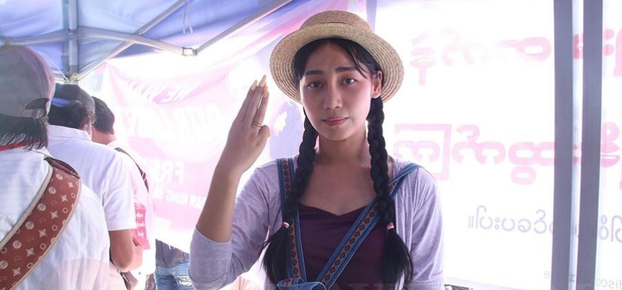 ထက်ထက်ထွန်းရေ  နင် မေ့နေမှာစိုးလို့ ငါပြန်တင်ပေးတာ (ရုပ်သံ)