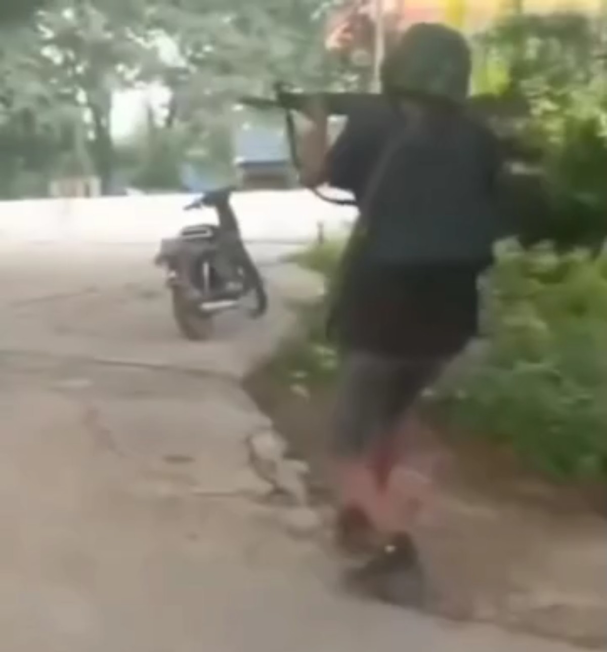 မုံရွာတွင် ရဲအရာရှိ ၃ ဦးနှင့် ရဲတပ်သား ၁ ဦးတို့ လိုက်ပါလာသော ကားကို တော်လှန်ရေးတပ်များက ပစ်ခတ်တိုက်ခိုက်