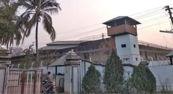 လွှတ်ငြိမ်းချမ်းသာခွင့်နှင့် ၅၀၅ (က) အမှုဖွင့်ခံထားရသူအချို့ကို စစ်ကော်မရှင်က အမှုပိတ်သိမ်းကြောင်း ထုတ်ပြန်