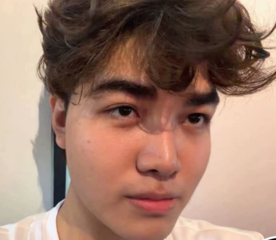 လေတပ်က ဒုချုပ်ရဲ့သားနဲ့ ချစ်သူတွေပါဆိုပြီး ထကြွယ်ကာမှ