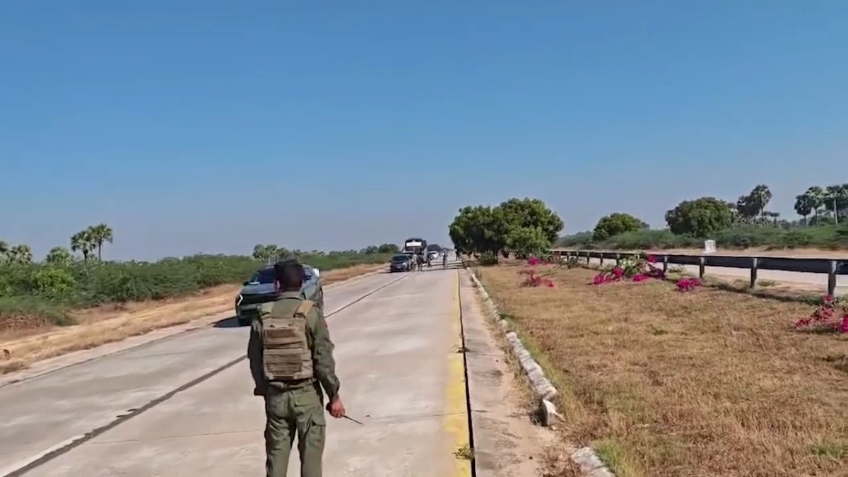 နေပြည်တော် အမြန်လမ်းပေါ်  PDF တွေတက်လာ (ရုပ်/သံ)