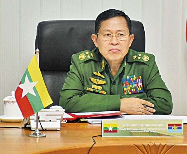 ဒုစစ်ခေါင်းဆောင် စိုးဝင်း စစ်သူနာပြု သင်တန်းဆင်းပွဲလာတက်