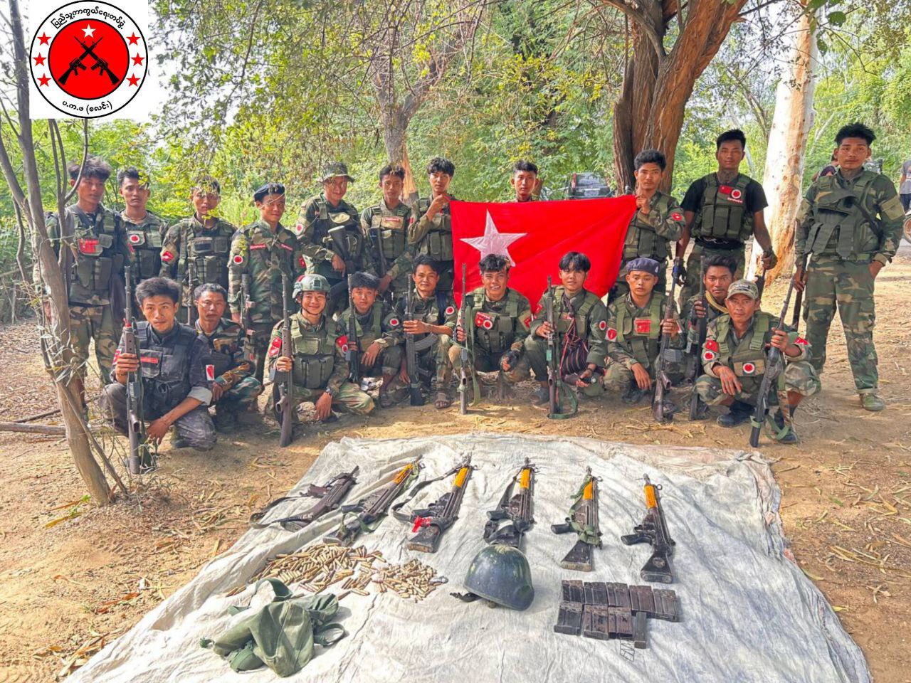 ဆင်ဖြူကျွန်းဘက် စစ်ကူလာတဲ့ စစ်သားတွေနဲ့ ခဲယမ်းတင်ကားကို ကြားဖြတ်တိုက်ခိုက်