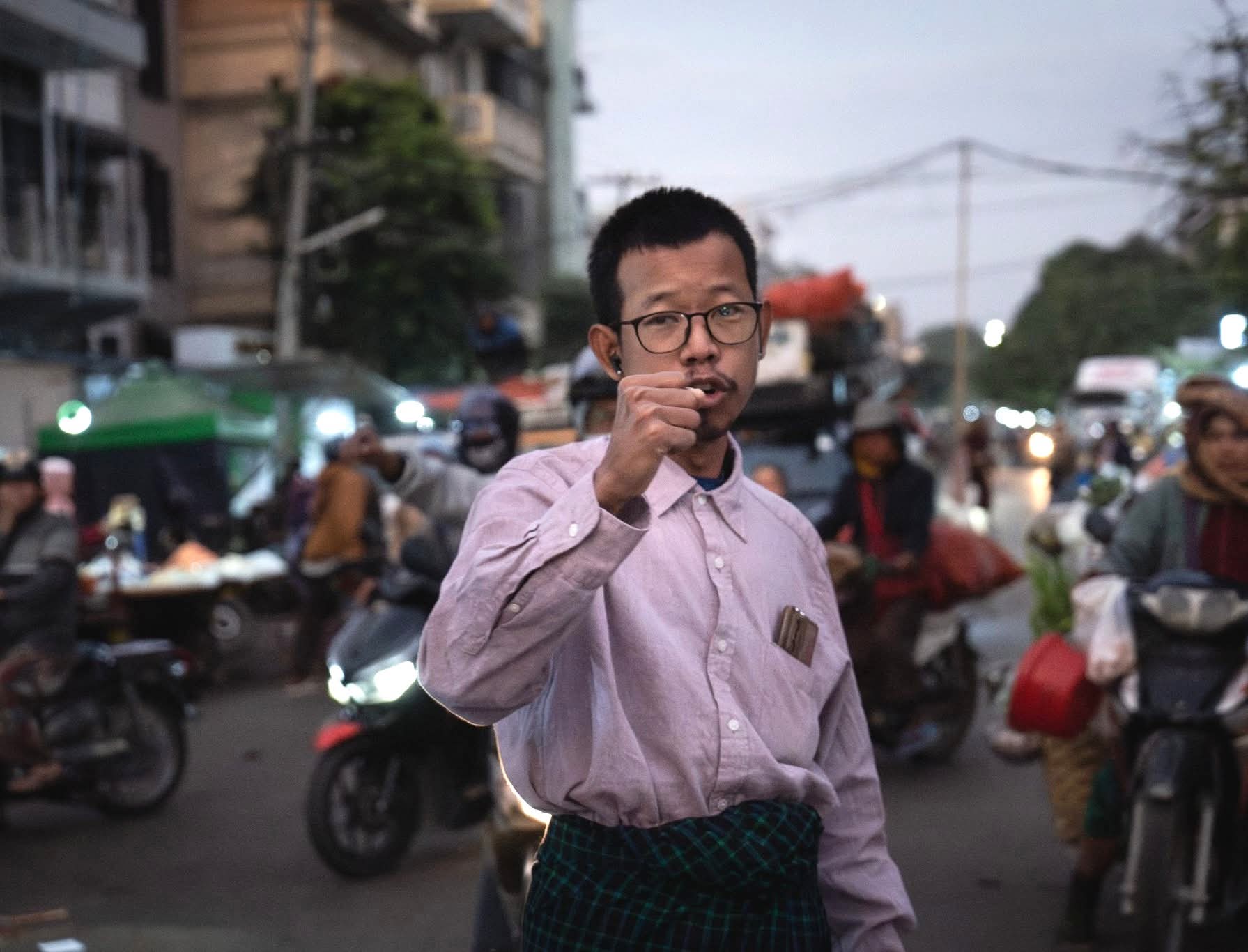 ဒေါက်တာတေဇာဆန်းကို ဖမ်းဆီးရရှိလျှင် ငွေကျပ် သိန်း ၃၀၀ နှင့် တစ်ဆင့်တိုးရာထူး တိုးပေးမည်