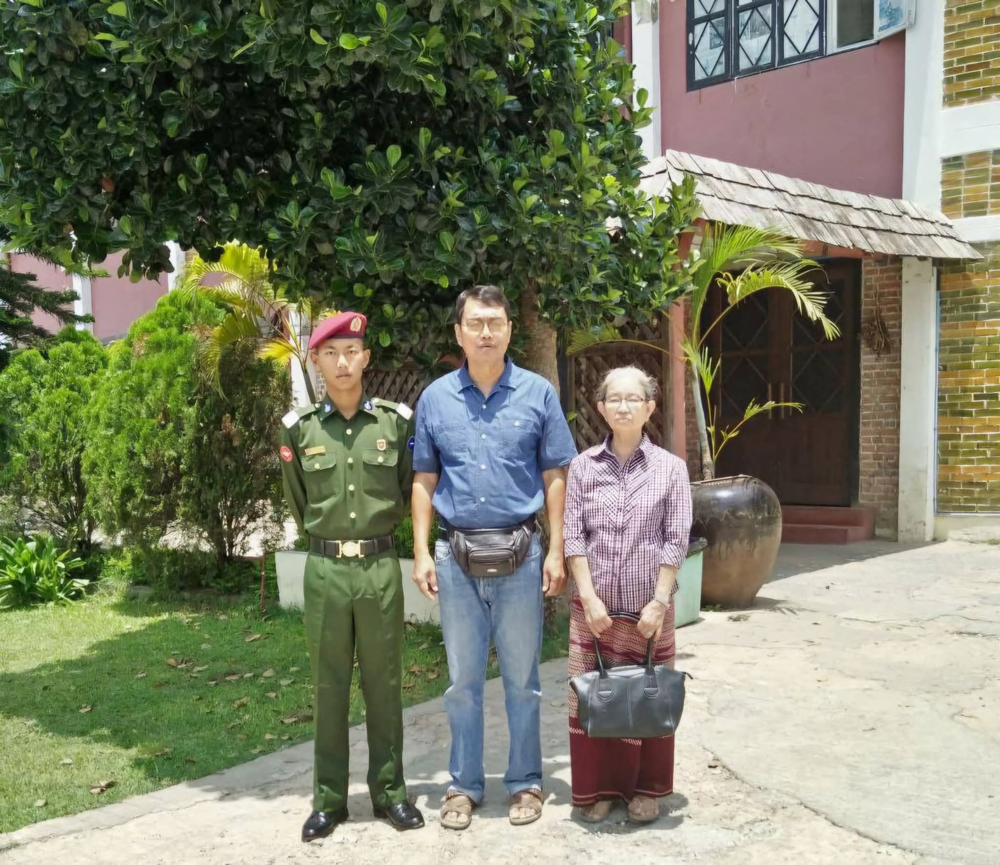 စစ်ဗိုလ်ချုပ်ဟောင်းမျိုးသိန်းရဲ့တူ ဗိုလ်ကြီး မိုင်းဆွဲခံပြီး​​သေဆုံး