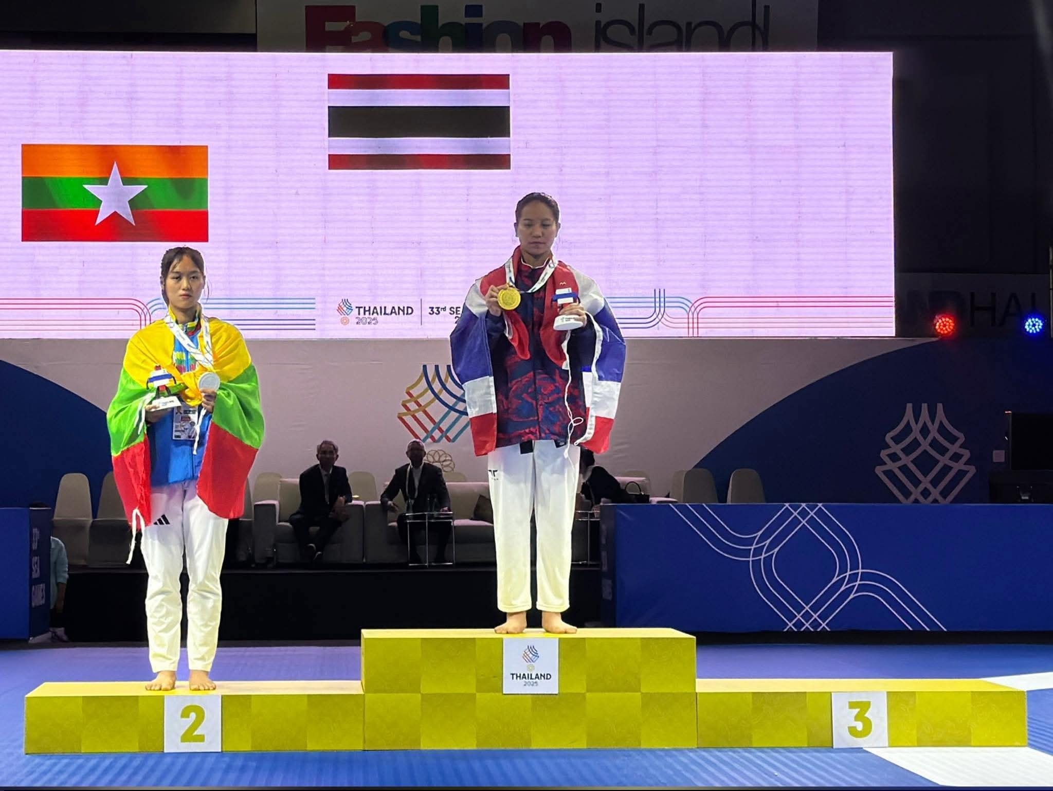 ယှဉ်ပြိုင်သူ ၂ဦးတည်းရှိသည့် တိုက်ကွမ်ဒို အမျိုးသမီး(၆၂-၆၇)ကီလိုတန်းတွင် မြန်မာ ငွေတံဆိပ်ဆွတ်ခူး