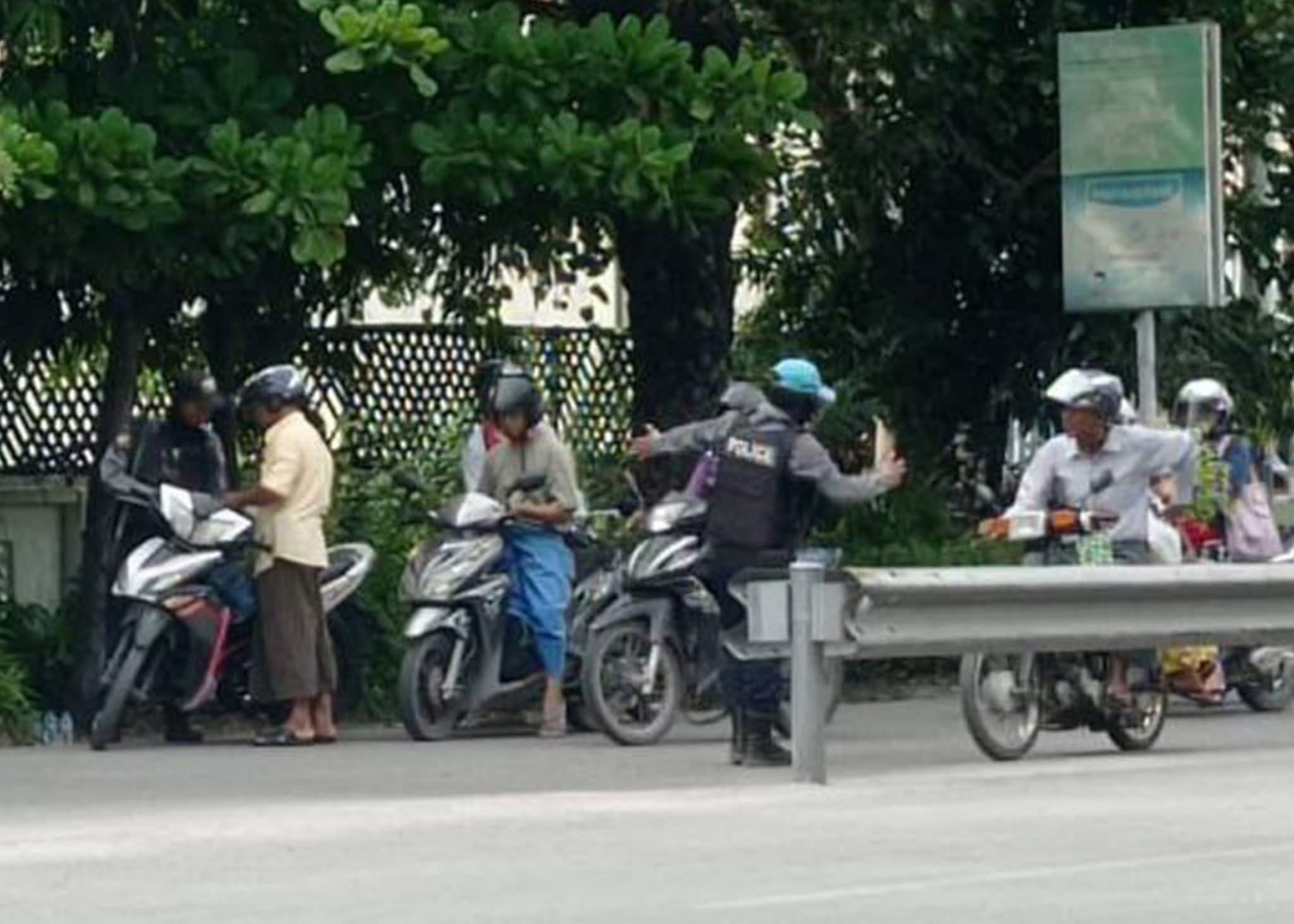အတုအယောင် ရွေးကောက်ပွဲ နီးလာချိန် မန္တလေးမှာ စစ်အုပ်စု ပိုမိုအာဏာပြ သောင်းကျန်းလာ