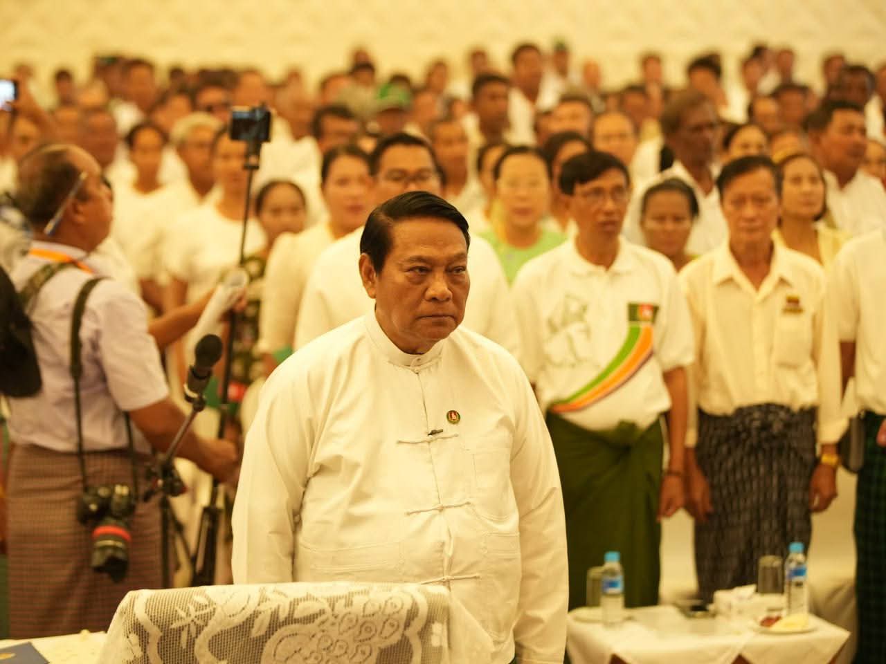 ခင်ရီ၏ တူအရင်းဖြစ်သူ ကျော်သက်ဟိန်းက ခင်ရီ နာမည်သုံး၍ ငွေကျပ် သိန်း ၂၀၀၀ ကျော် လိမ်လည်မှု