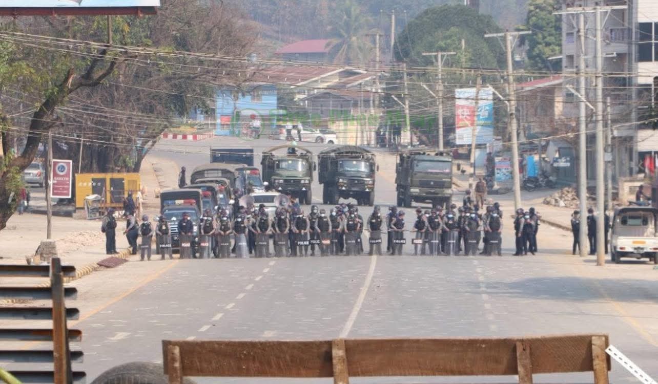 လားရှိုးမြို့ နေရာ ၃ ခုထက်မနည်းမှာ ဗုံးပေါက်ကွဲမှုဖြစ်၊ လူထိခိုက်မှုရှိနိုင်