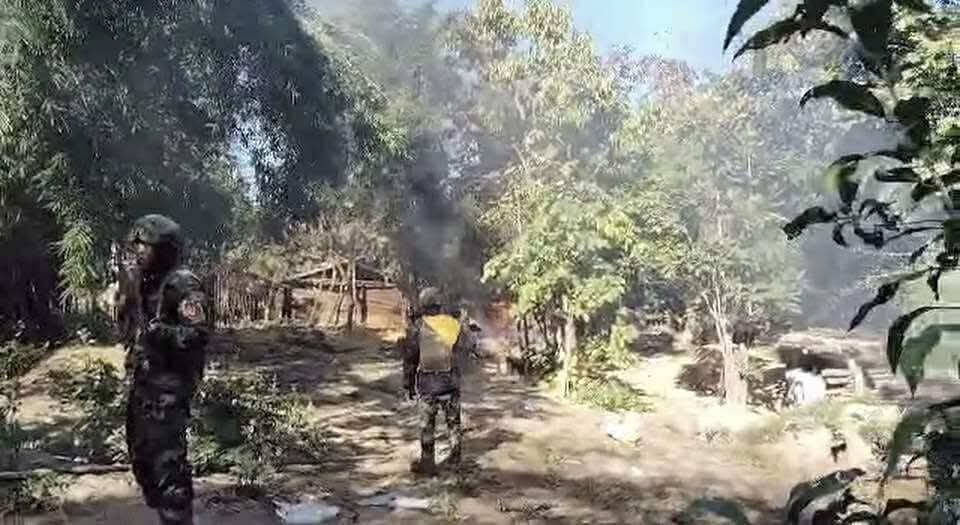 သစ်ဖုလ​တောင်စစ်စခန်းက စစ်သားအ​လောင်း​အများအပြား​တွေ့ရှိ