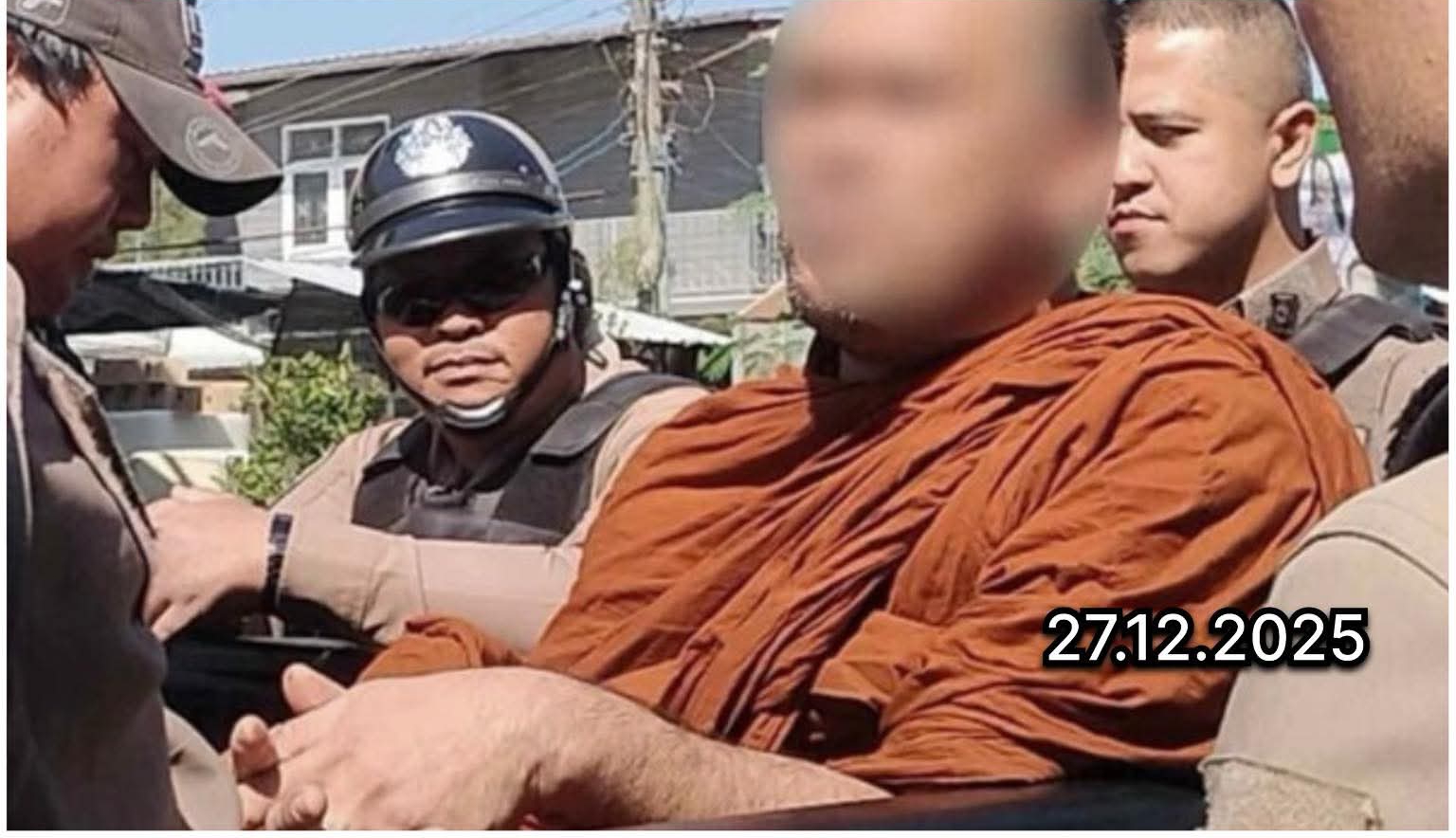 ရွှေဝယ်မလိုနဲ့ ဆိုင်ထဲဝင် အနုကြမ်းစီးတဲ့ ဘု-န်းကြီး