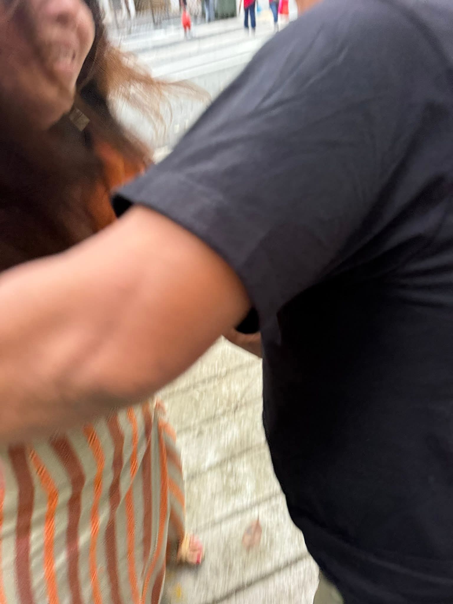 ကောင်မလေးကို ဟိုတယ်ခေါ်တာ မလိုက်လို့တဲ့