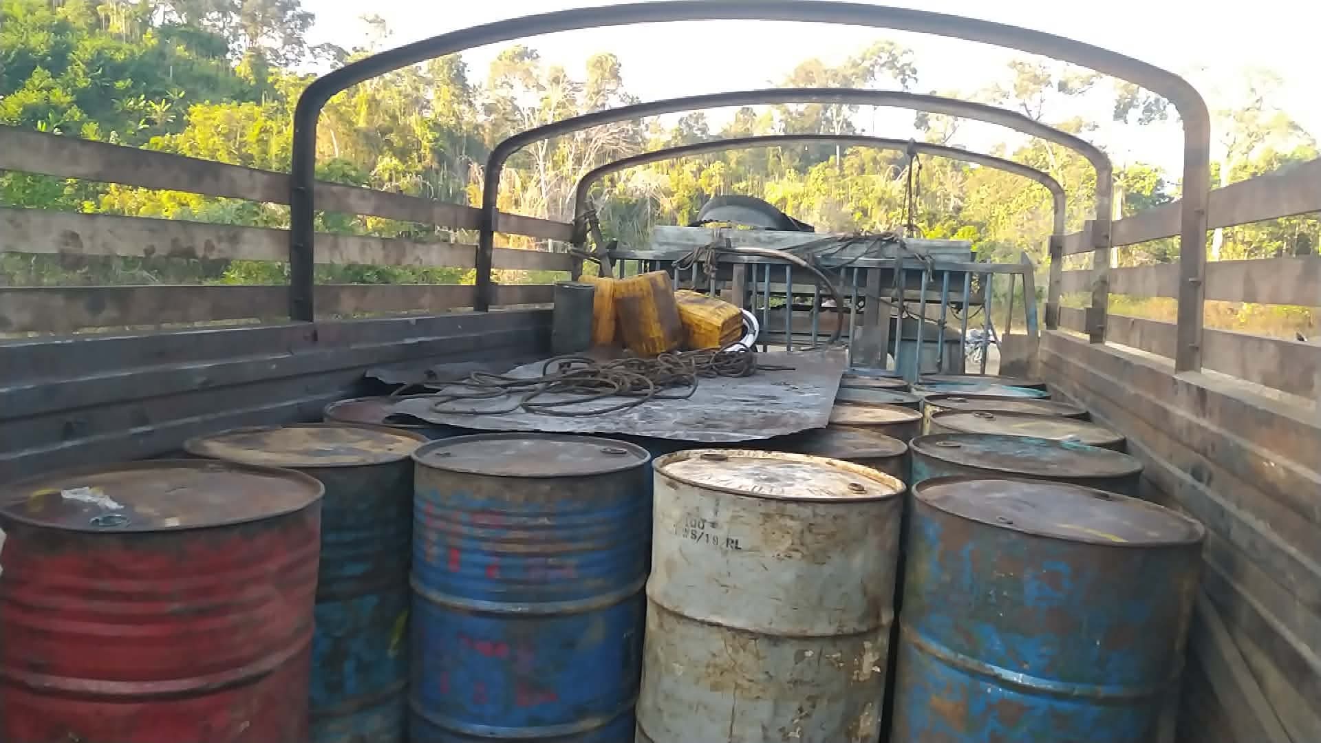 လေယာဉ်ဆီ အပါအဝင် စက်သုံးဆီပေပါအလုံး ၁၀၀ ကျော် ဖမ်းဆီးရရှိ