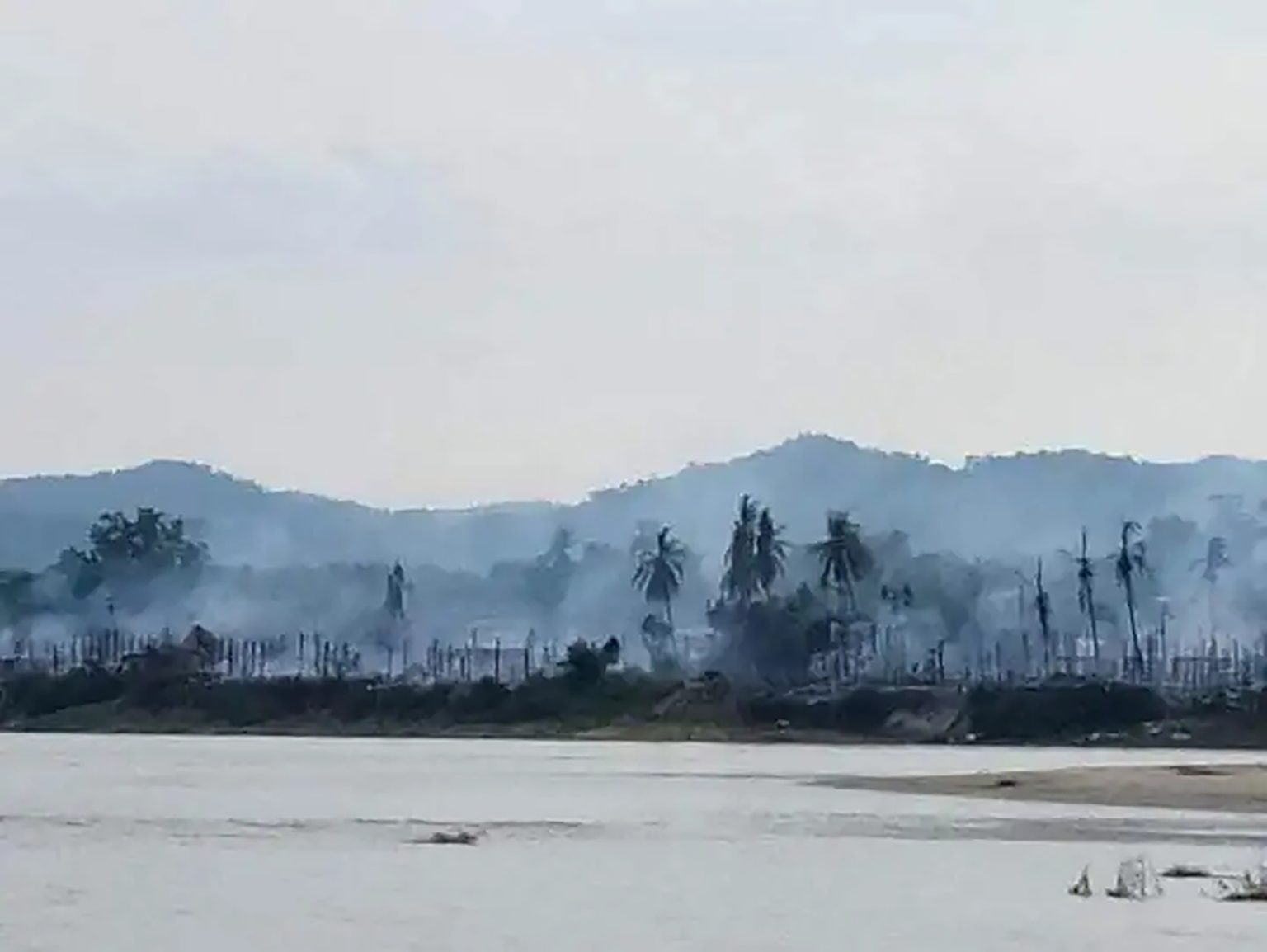 စစ်တပ်က ကသာမြို့အထွက် ပိတ်ပြီး မြို့ပြင်ကို ဆက်တိုက်ဗုံးကြဲ