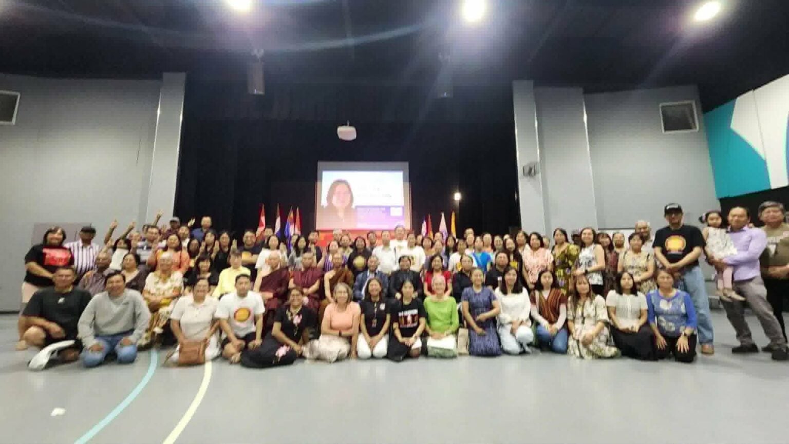 ဒေါ်ဇင်မာအောင်နှင့် သြစတြေးလျနိုင်ငံ ပါ့သ်မြို့ရှိ မြန်မာလူထု တွေ့ဆုံပွဲ ပြုလုပ်