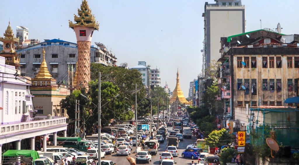 ရန်ကုန်တွင် စစ်အုပ်စုက ဘွဲ့ရရှိသူများ စာရင်းကောက်ခံ