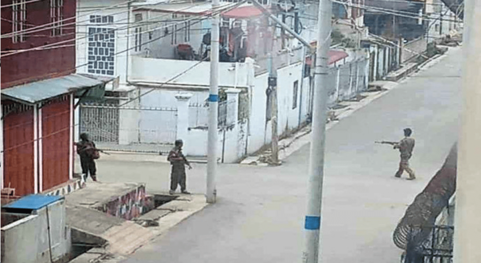 မိုးကုတ်တွင် ကျောက်ရှာသူ ၁၀၀ ဝန်းကျင်ကို စစ်တပ်က ဖမ်းဆီးငွေတောင်း