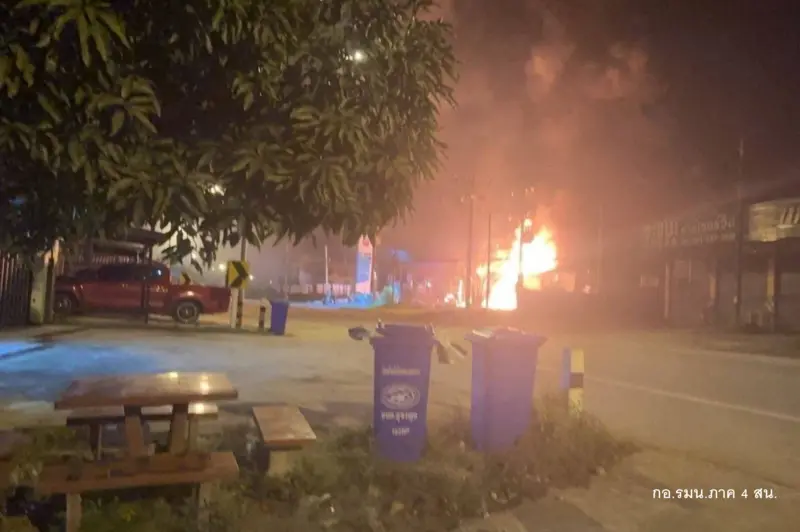 ထိုင်းတောင်ပိုင်းက PTT ဓာတ်ဆီဆိုင် ၁၁ ဆိုင်မှာ ဗုံးပေါက်ကွဲ