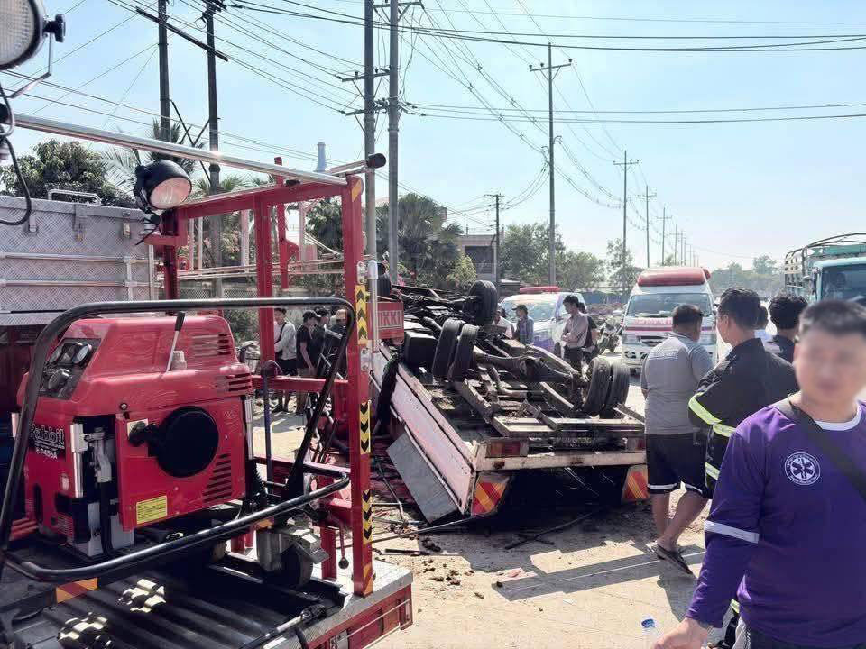 ရွှေပြည်သာတွင် အောက်ဆိုက်ကား ၁ စီး တိမ်းမှောက်ပြီး ခရီးသည် ၂၅ ဦး ဒဏ်ရာရ