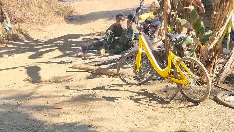 ဖလမ်းမြို့သို့ စစ်ကြောင်းထိုးလာသော စစ်တပ်ကို ကြားဖြတ်တိုက်ခိုက်