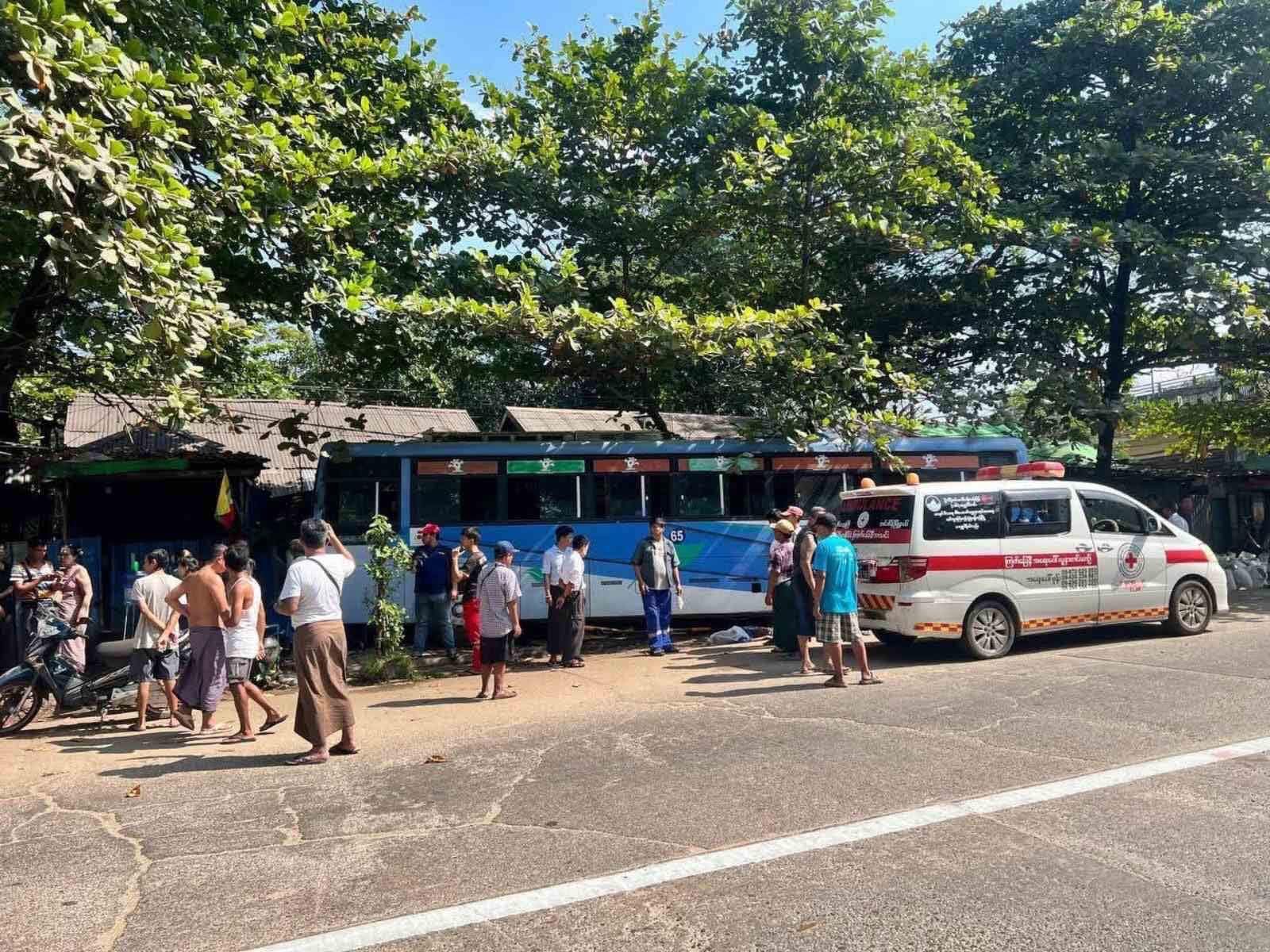 အင်းစိန်မှာ YBSယာဉ် ဘရိတ်ပေါက်ပြီး လမ်းလျှောက်လာသူကို ဝင်တိုက်