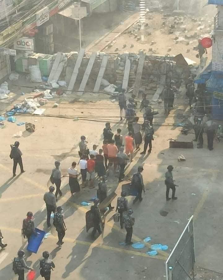 နိုင်ငံတော်ကာကွယ်ရေးအတွက် လူငယ်တိုင်းကို စစ်တပ်က ခေါ်ဆောင် ဖမ်းဆီးခွင့်ရှိဟု ပြော