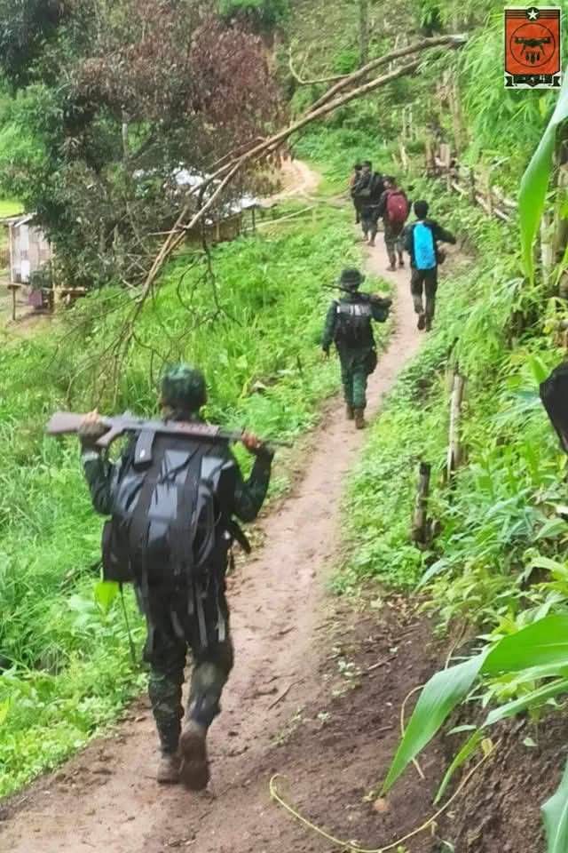 နေပြည်တော် စစ်တပ်ဂိတ်ကို PDF လျှပ်တစ်ပြက် ဝင်ပစ်