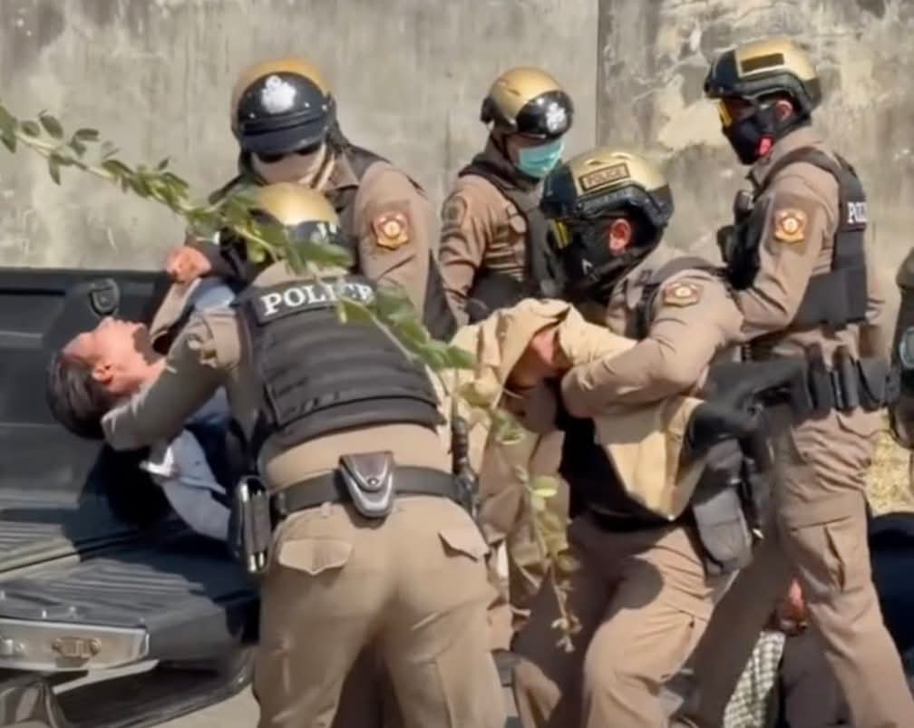 မဲဆောက်တွင် လူမှောင်ခိုပို့ ကားတစ်စီးကို ထိုင်းရဲများ ပစ်ခတ်ဖမ်းဆီး၍