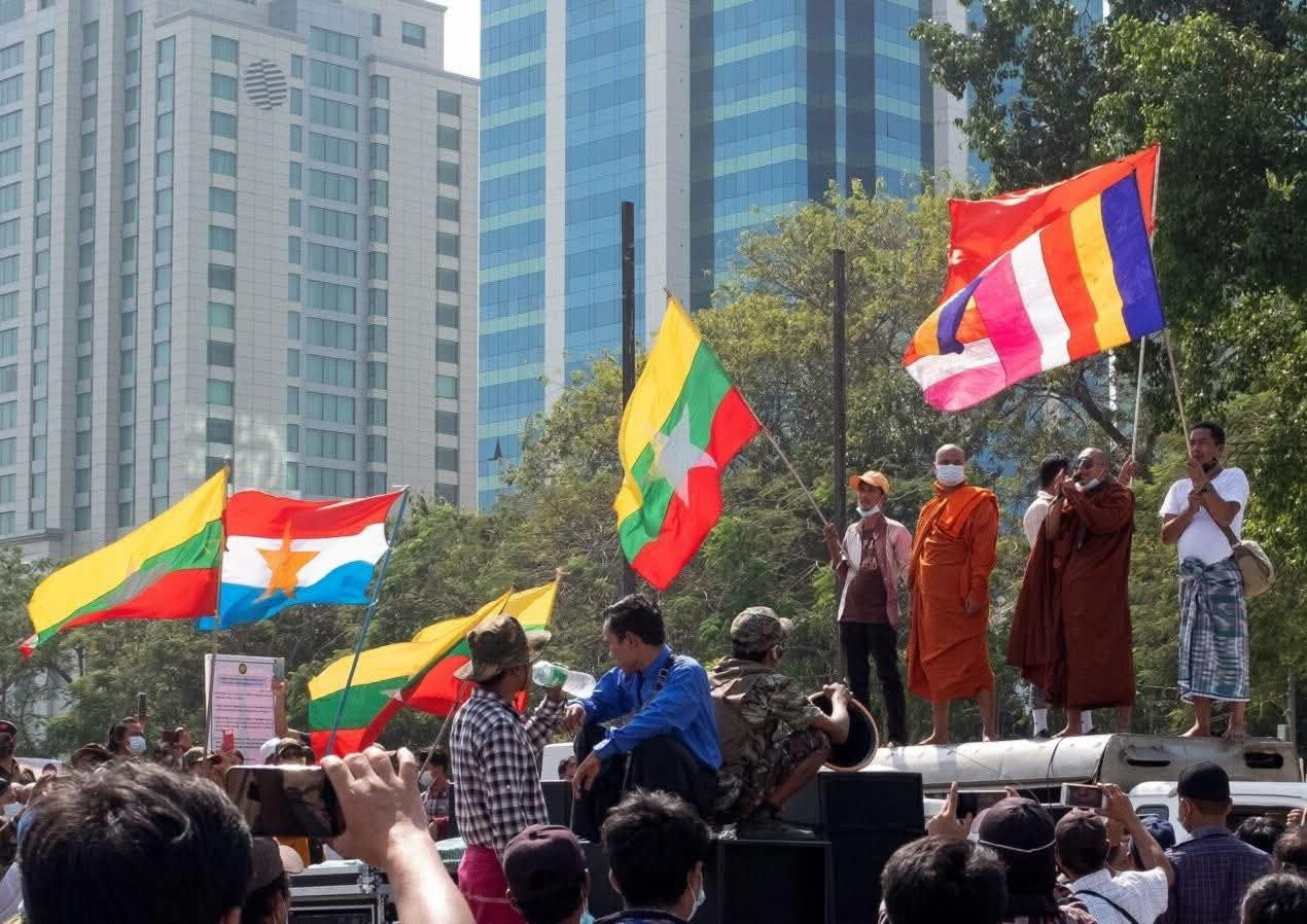 ဂမ်ဘီယာနိုင်ငံကို ရှုတ်ချပွဲများအတွက် မဘသနှင့် အမျိုးသားရေးအစွန်းရောက်များက စစ်တပ်ထံမှ ဘတ်ဂျက်တောင်း