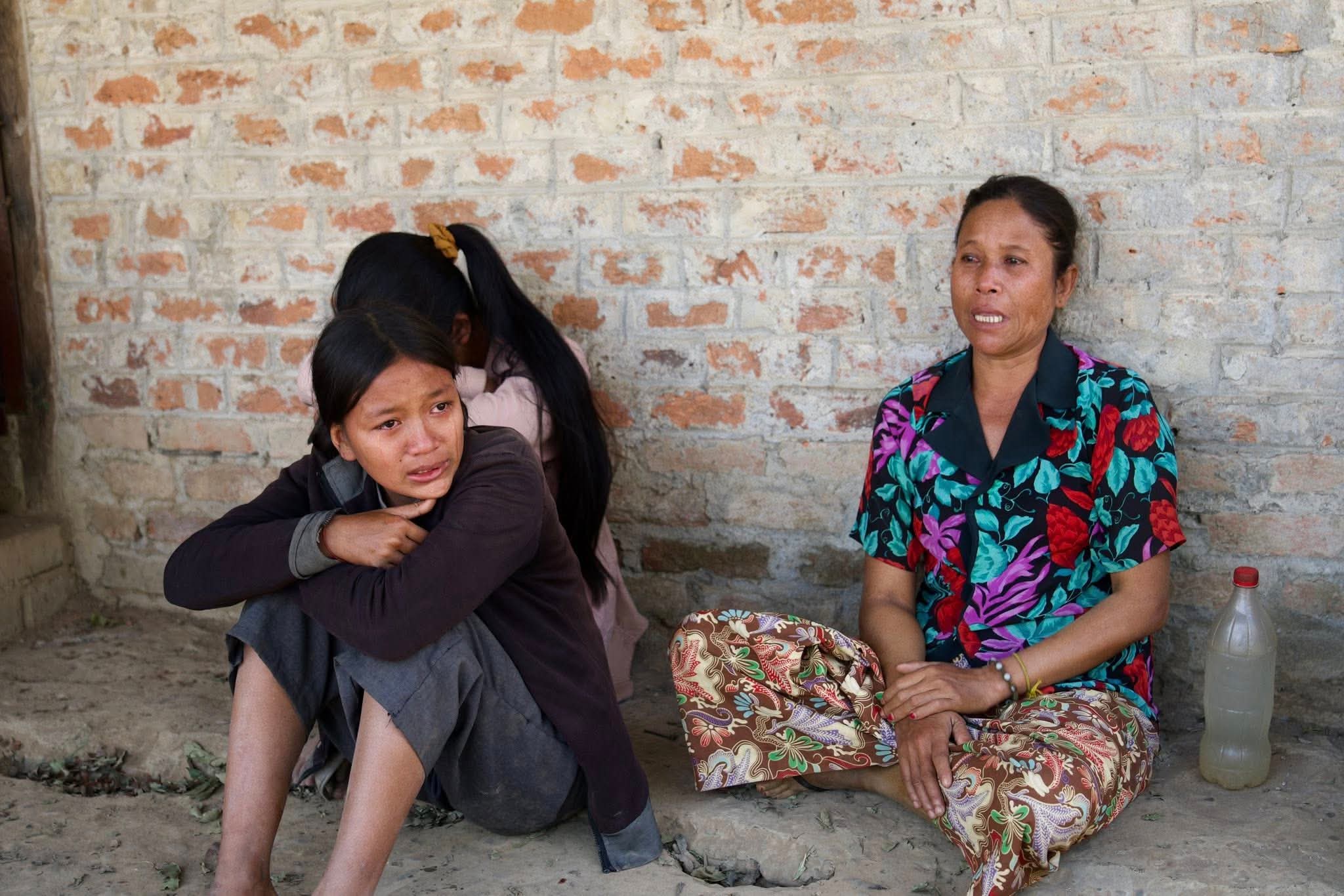 စစ်သုံ့ပန်းများထားရာစခန်းကို လေယာဉ်ဖြင့် ဗုံးကျဲမှု  စစ်သုံ့ပန်းများနှင့်မိသားစုဝင် ၂၁ ဦးသေဆုံးပြီး