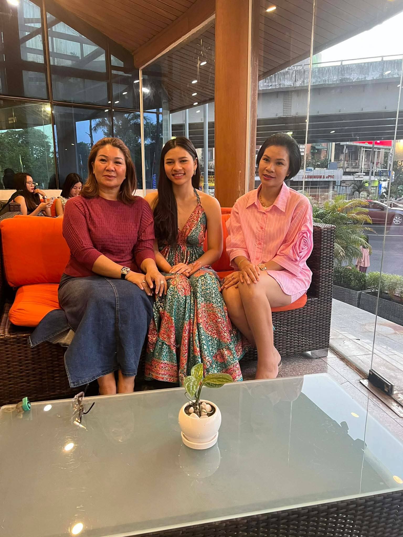 သမီးဖြစ်သူ ရွှေကြိုမယ် ဖြစ်တာနဲ့ NUG နဲ့ PDF တွေကို အကြမ်းဖက်တွေလို့ ပြောဆို