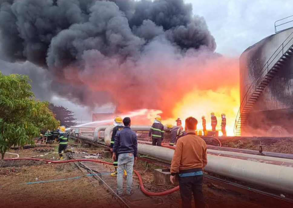 မင်းလှက စစ်ကော်မရှင်ရဲ့ ရေနံချက်စက်ရုံ မီးလောင်