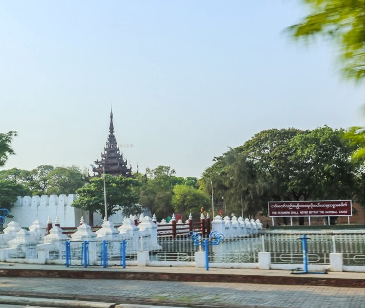 အလယ်ပိုင်းတိုင်း စစ်ဌာနချုပ်သို့ ရှော့တိုက်ဒုံး ၅ လုံးဖြင့် ပစ်ခတ် တိုက်ခိုက်မှု