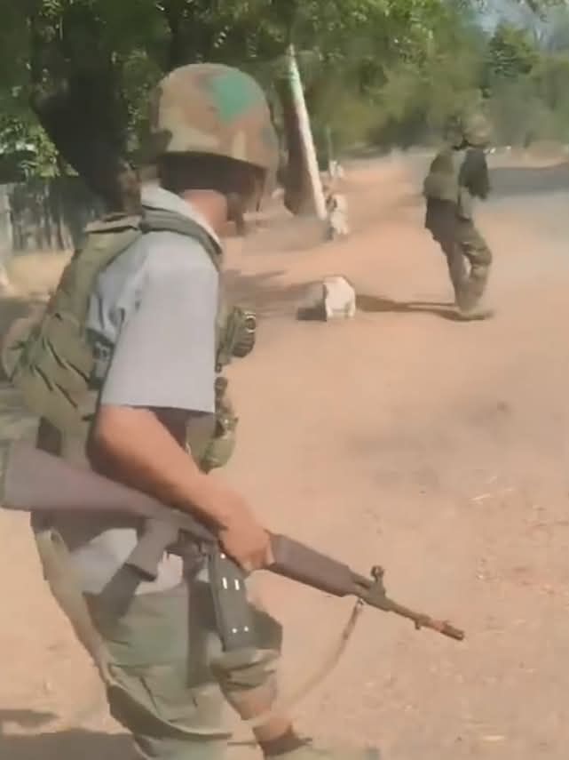 ဆားလင်းကြီးမြို့ပေါ်တွင် စစ်တပ် တပ်စွဲထားသော ထွေ/အုပ်ရုံးနှင့် ရဲစခန်းကို ဝင်ရောက် တိုက်ခိုက်