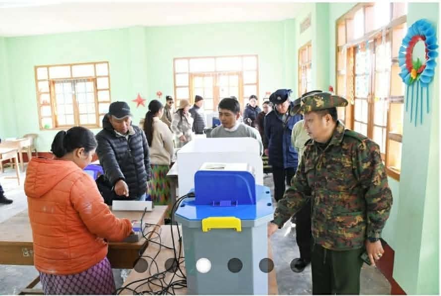 မပခ ဒုတိုင်းမှူး ဗိုလ်မှူးချုပ် ရာဇာထွန်း ‘ဆန်ပြုတ်သောက်ရန်’ နေပြည်တော်သို့ ခေါ်ယူခံရ